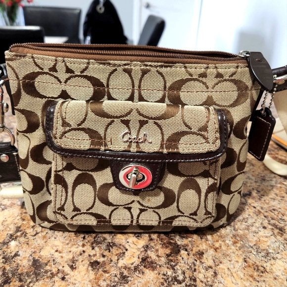 Coach Handbags - Coach crossbody bag